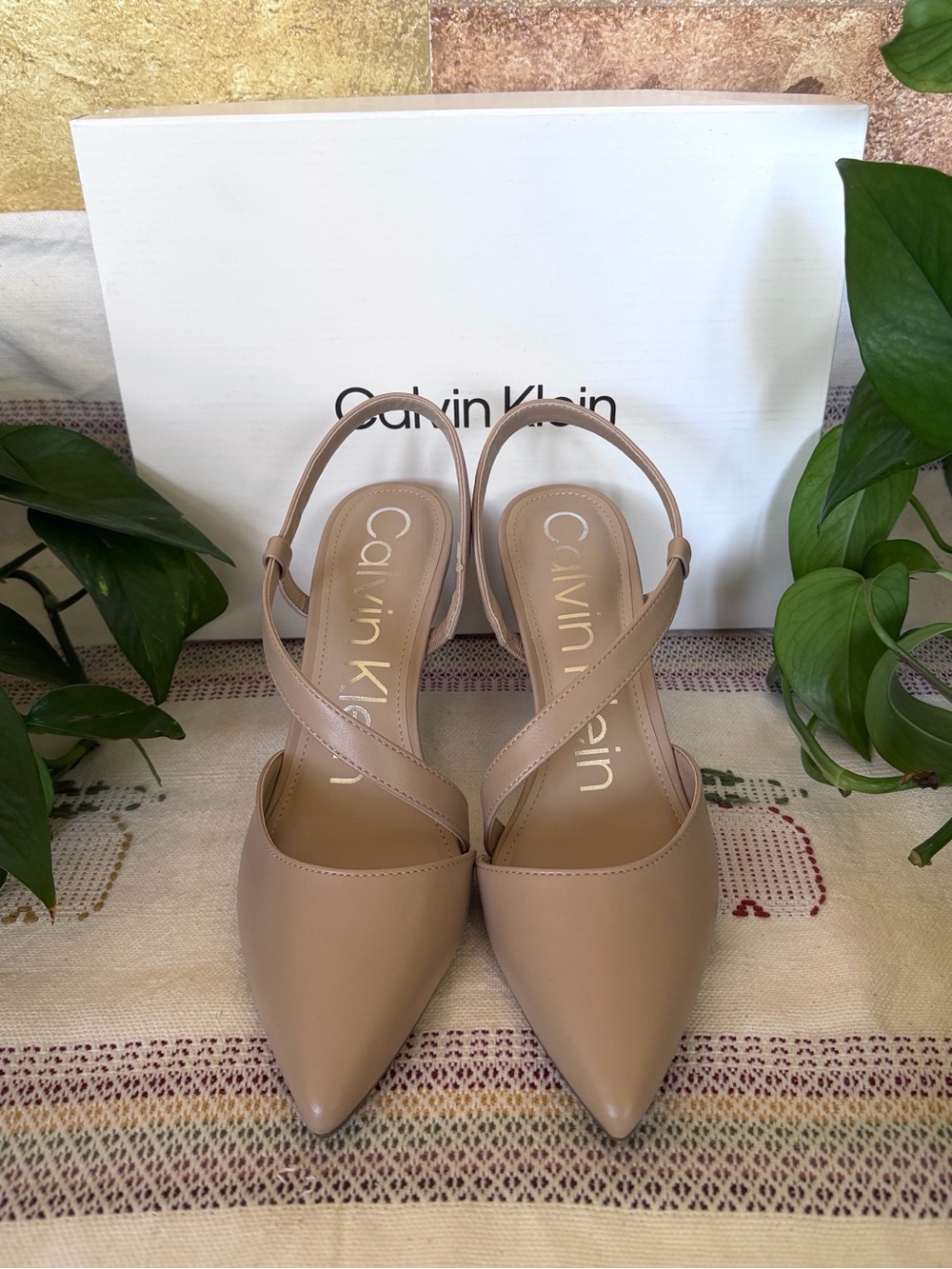 NEW Calvin Klein Nude Faux Leather Slingback Strap Pointy-Toe Pump Heels Size 7M - Picture 4 of 9